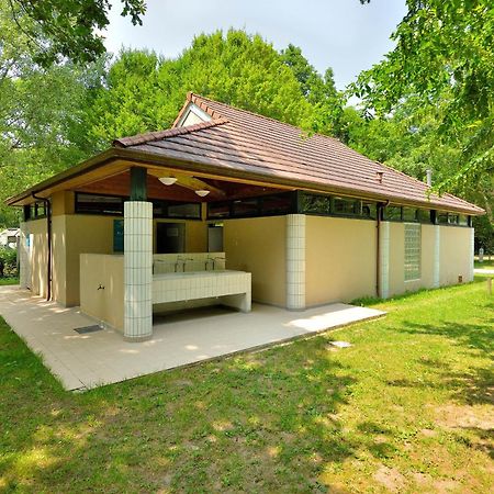 Camping Etang De La Vallee Combreux Exteriör bild