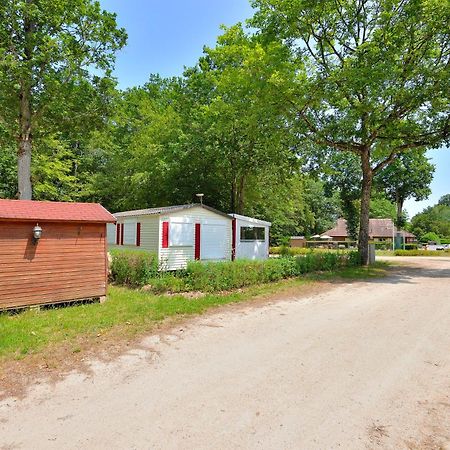 Camping Etang De La Vallee Combreux Exteriör bild