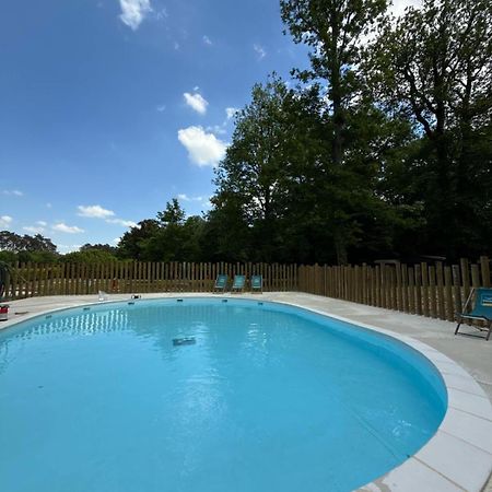 Camping Etang De La Vallee Combreux Exteriör bild